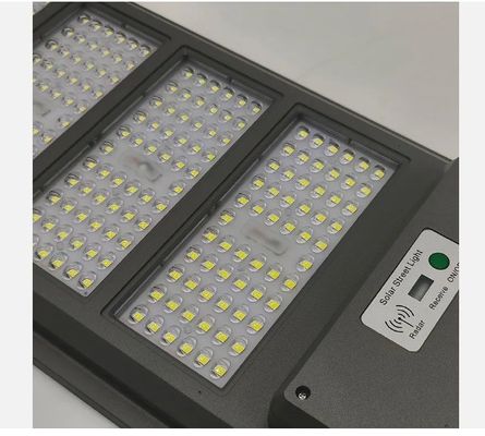 Außen integrierte 100W LED-Solarstraßenlaternen mit hohem Leuchtvolumen